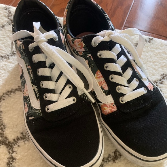 Vans girl shoes 🎃 - Picture 1 of 4